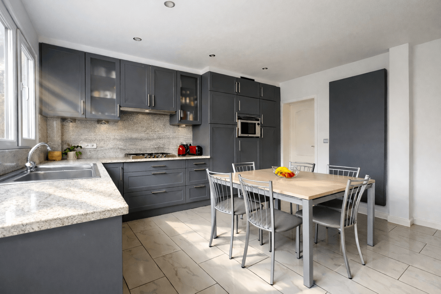 Moderne en ruime keuken