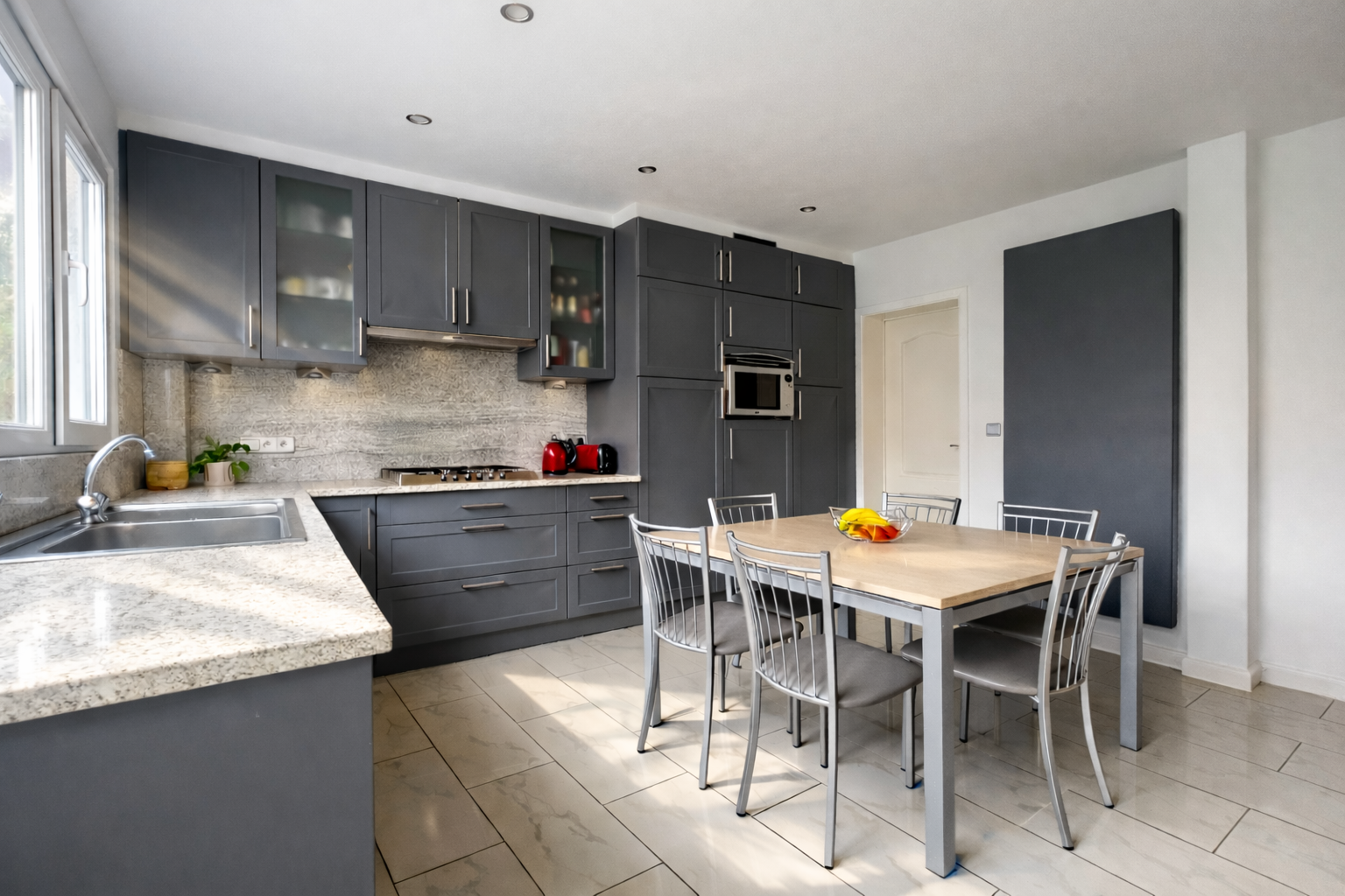 Moderne en ruime keuken