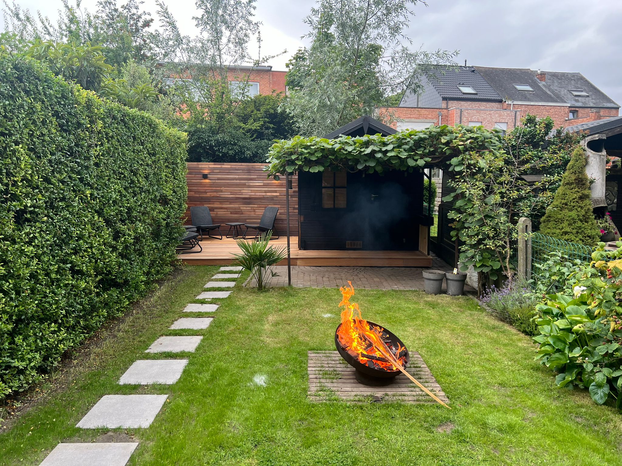 Zuidwestelijke tuin met terras